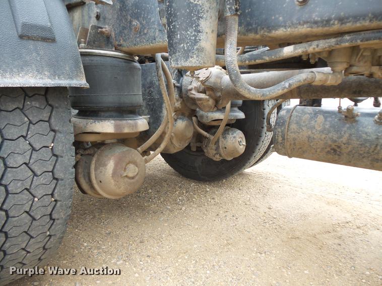 image for item DC4746 1995 Kenworth T450 semi truck