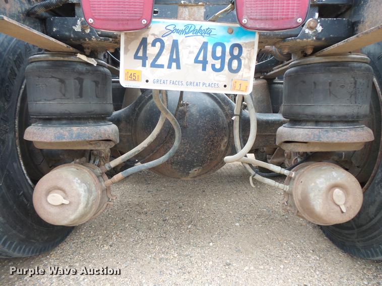 image for item DC4746 1995 Kenworth T450 semi truck