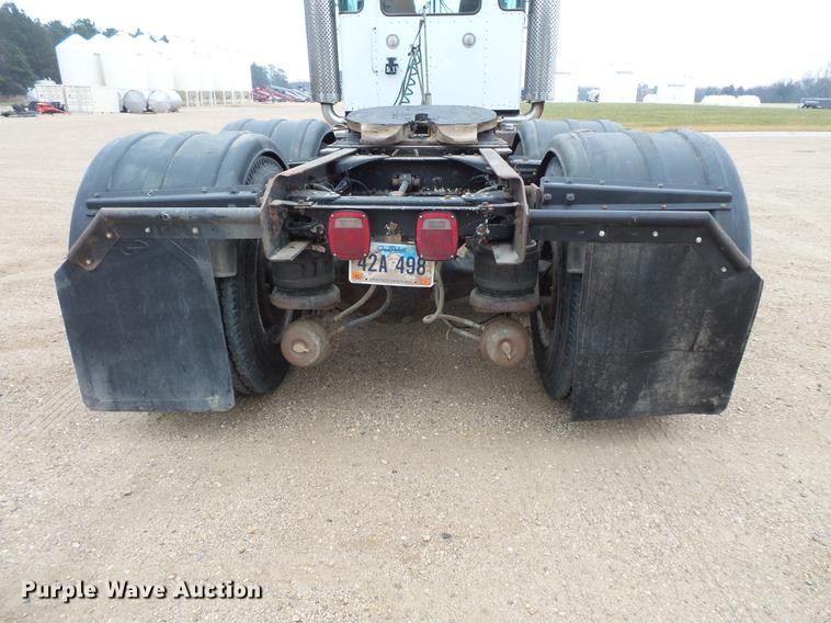 image for item DC4746 1995 Kenworth T450 semi truck