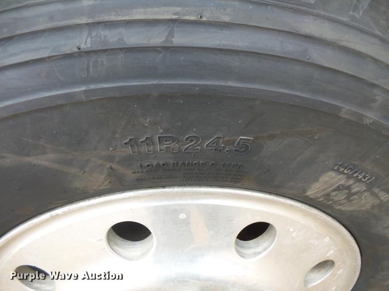 image for item DC4746 1995 Kenworth T450 semi truck