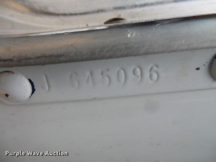 image for item DC4746 1995 Kenworth T450 semi truck