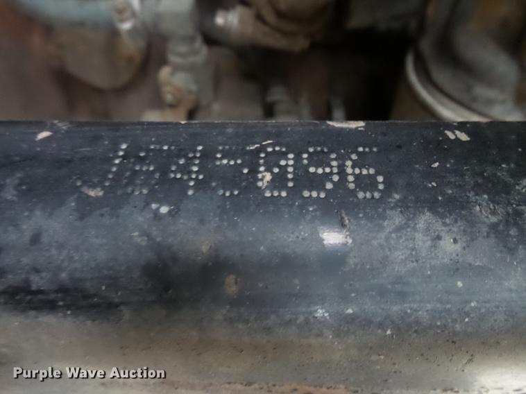 image for item DC4746 1995 Kenworth T450 semi truck