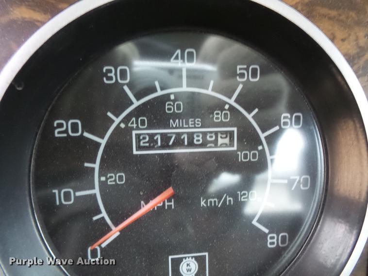 image for item DC4747 1995 Kenworth T450 semi truck