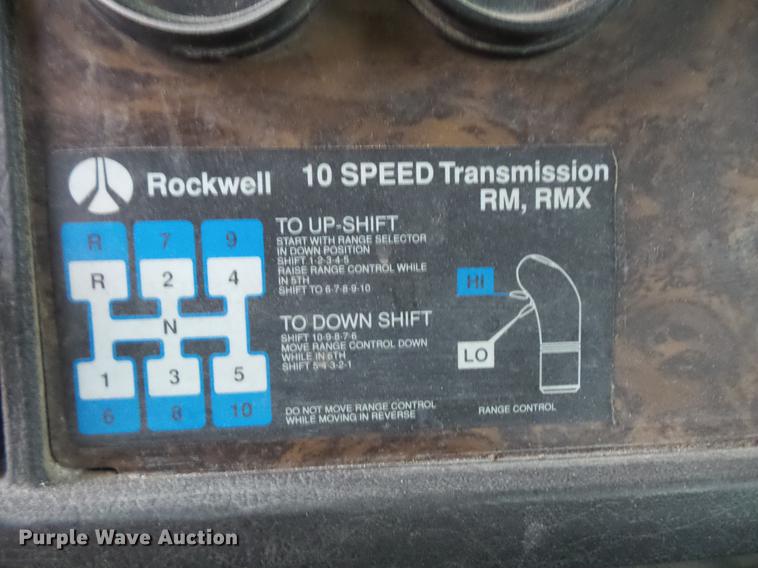 image for item DC4747 1995 Kenworth T450 semi truck