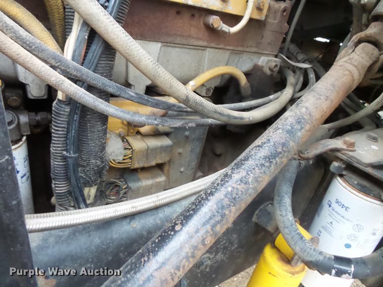 image for item DC4747 1995 Kenworth T450 semi truck