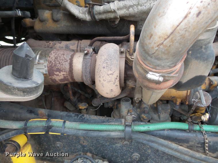 image for item DC4747 1995 Kenworth T450 semi truck