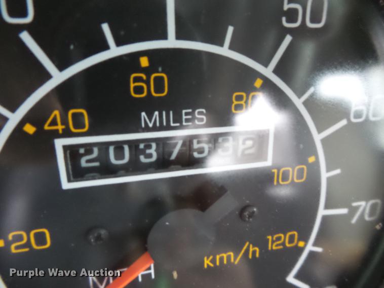 image for item DC4748 1995 Kenworth T450 semi truck