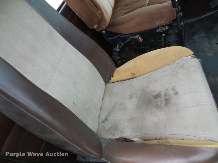 image for item DC4748 1995 Kenworth T450 semi truck