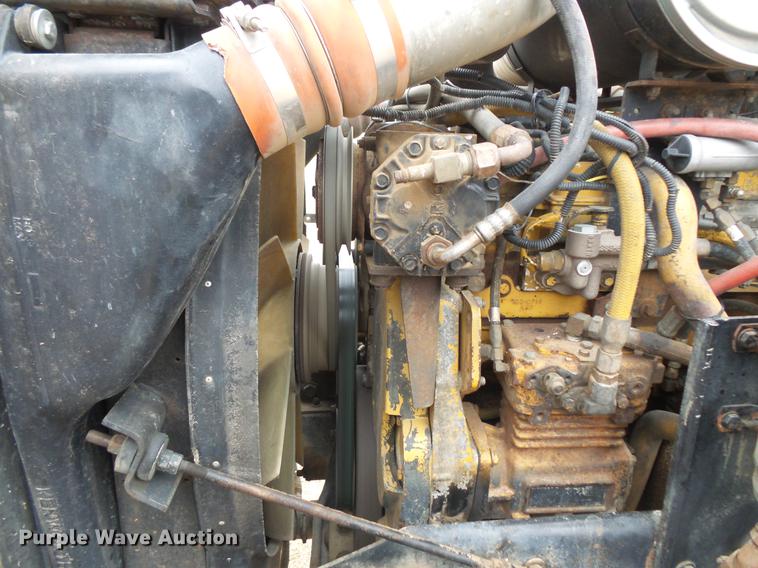 image for item DC4748 1995 Kenworth T450 semi truck