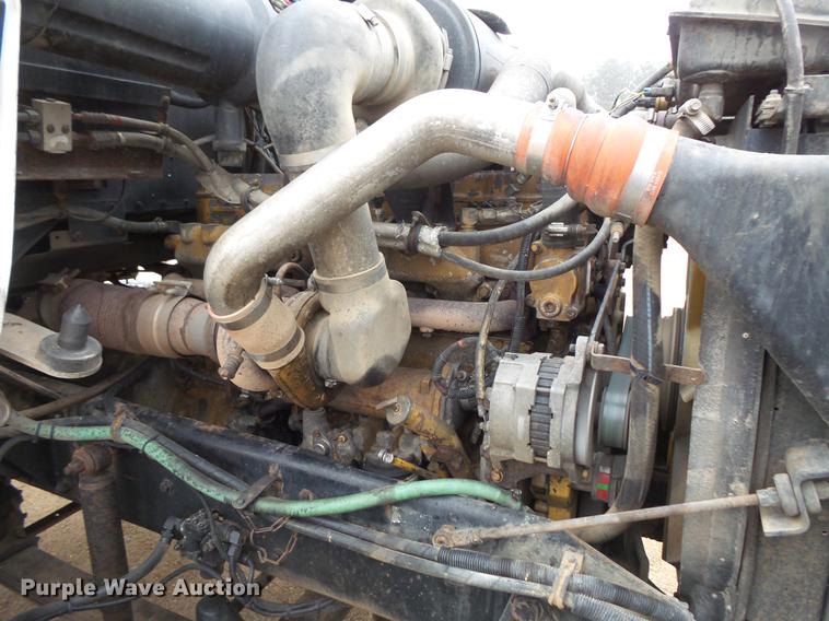 image for item DC4748 1995 Kenworth T450 semi truck