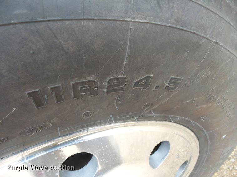 image for item DC4748 1995 Kenworth T450 semi truck