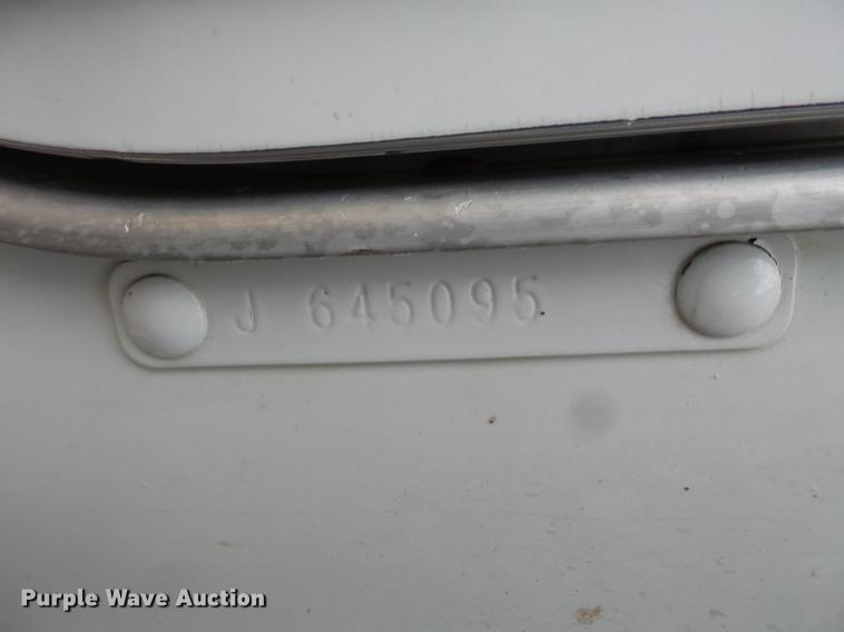 image for item DC4748 1995 Kenworth T450 semi truck