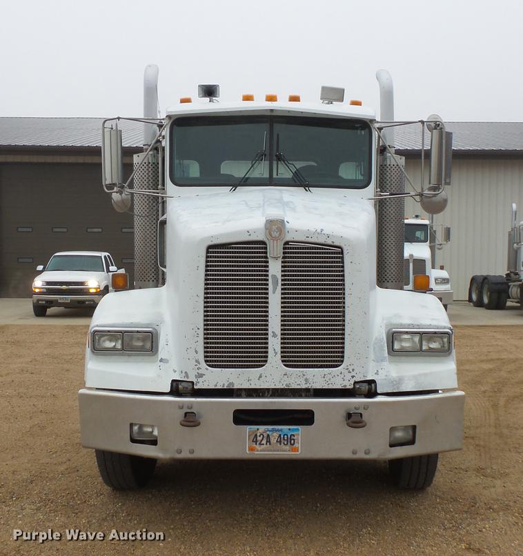 image for item DC4749 1995 Kenworth T450 semi truck