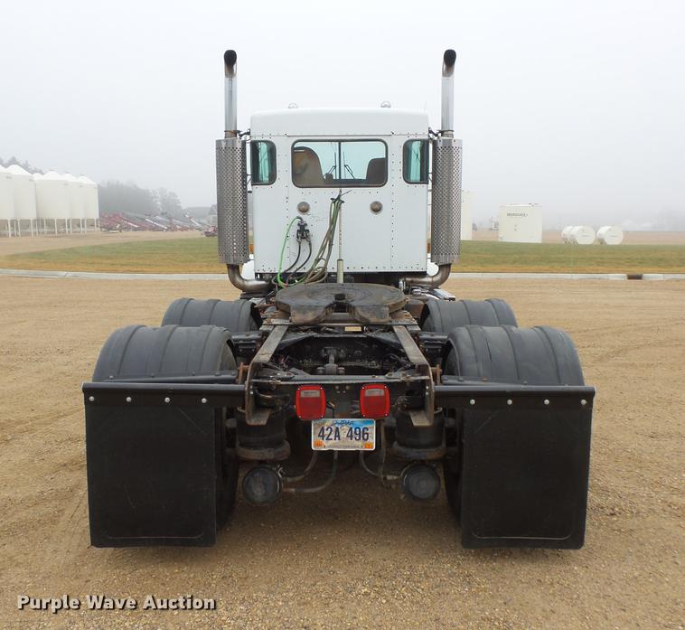 image for item DC4749 1995 Kenworth T450 semi truck