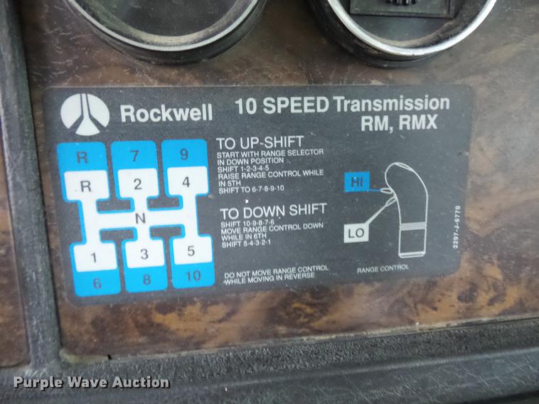 image for item DC4749 1995 Kenworth T450 semi truck