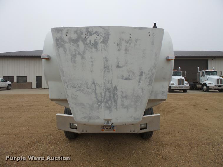 image for item DC4749 1995 Kenworth T450 semi truck