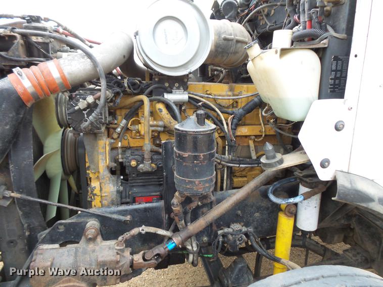 image for item DC4749 1995 Kenworth T450 semi truck