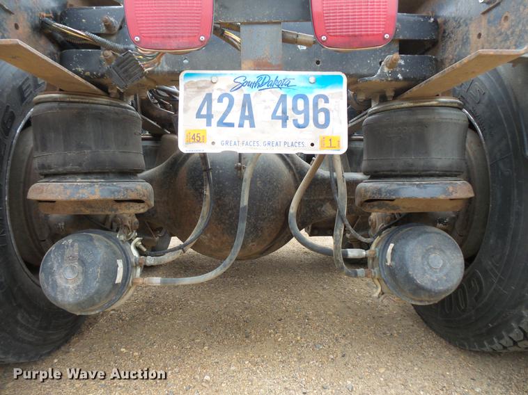 image for item DC4749 1995 Kenworth T450 semi truck