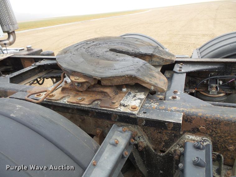 image for item DC4749 1995 Kenworth T450 semi truck