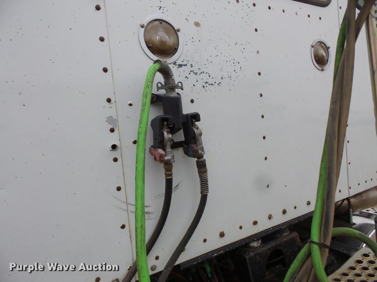 image for item DC4749 1995 Kenworth T450 semi truck