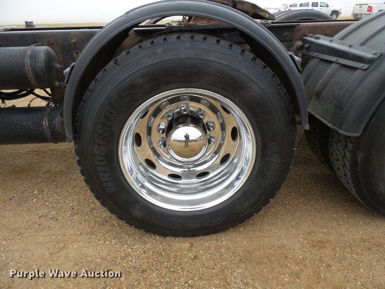 image for item DC4749 1995 Kenworth T450 semi truck