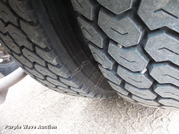 image for item DC4749 1995 Kenworth T450 semi truck