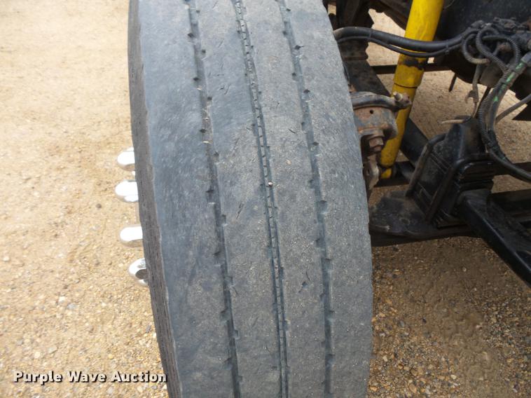 image for item DC4749 1995 Kenworth T450 semi truck