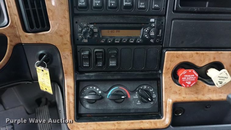 image for item DC5436 2012 International ProStar Plus Eagle semi truck