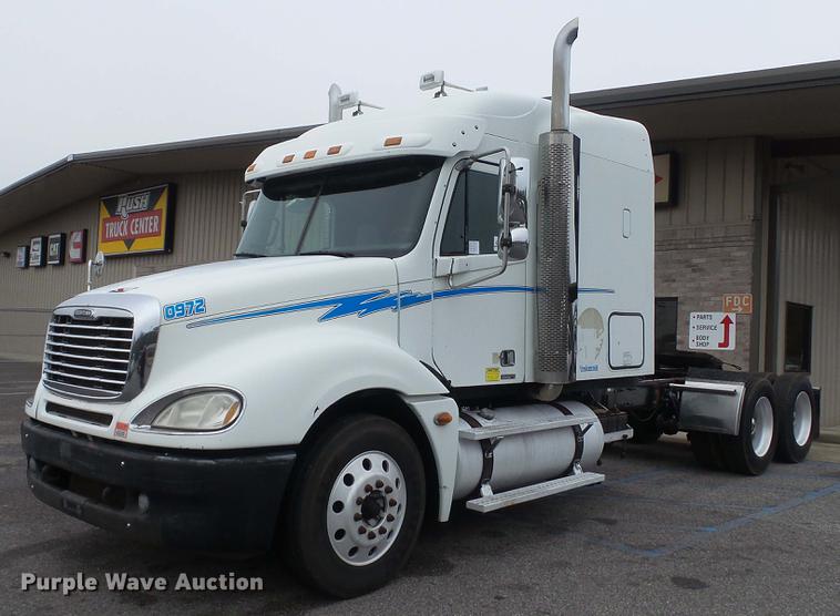 image for item DC5728 2006 Freightliner Columbia semi truck