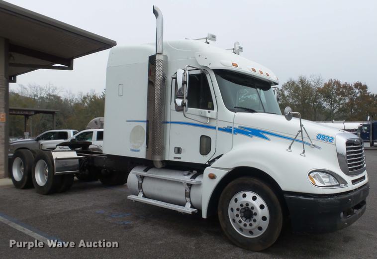 image for item DC5728 2006 Freightliner Columbia semi truck