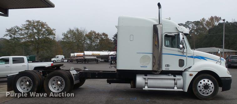 image for item DC5728 2006 Freightliner Columbia semi truck