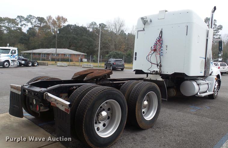image for item DC5728 2006 Freightliner Columbia semi truck