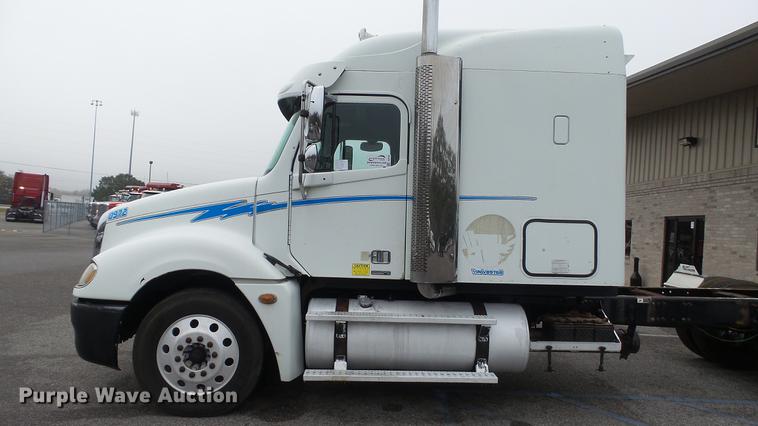 image for item DC5728 2006 Freightliner Columbia semi truck