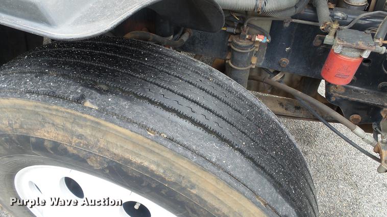 image for item DC5728 2006 Freightliner Columbia semi truck