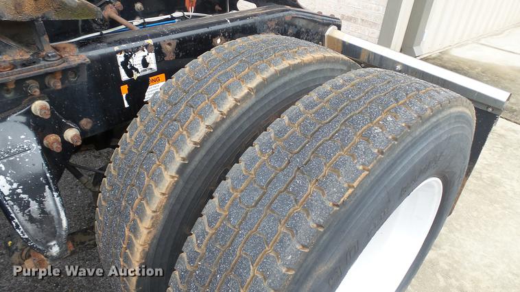 image for item DC5728 2006 Freightliner Columbia semi truck