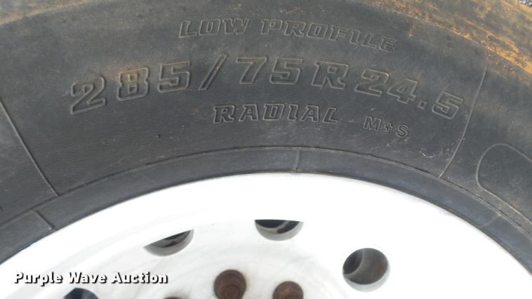 image for item DC5728 2006 Freightliner Columbia semi truck