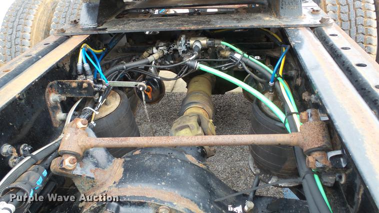 image for item DC5728 2006 Freightliner Columbia semi truck