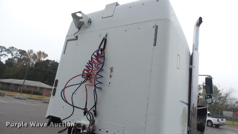 image for item DC5728 2006 Freightliner Columbia semi truck