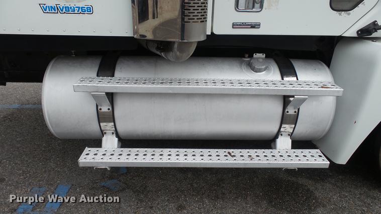 image for item DC5728 2006 Freightliner Columbia semi truck