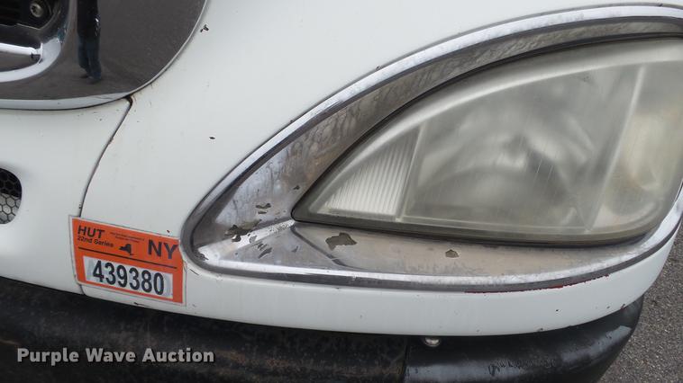 image for item DC5728 2006 Freightliner Columbia semi truck