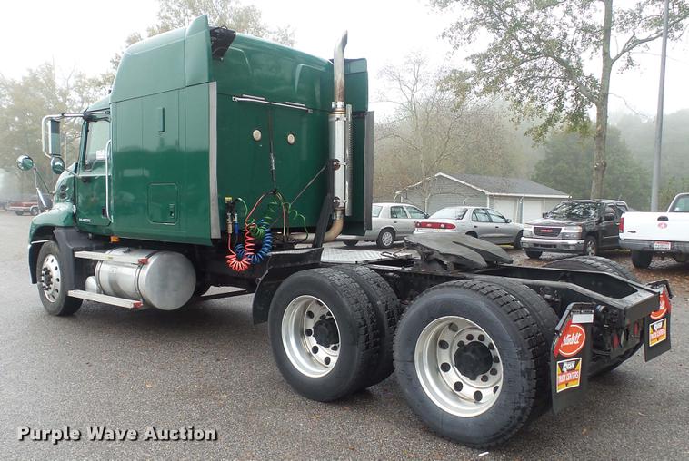 image for item DC5730 2007 Mack CXP613 semi truck