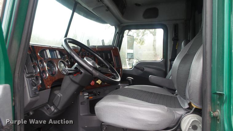 image for item DC5730 2007 Mack CXP613 semi truck