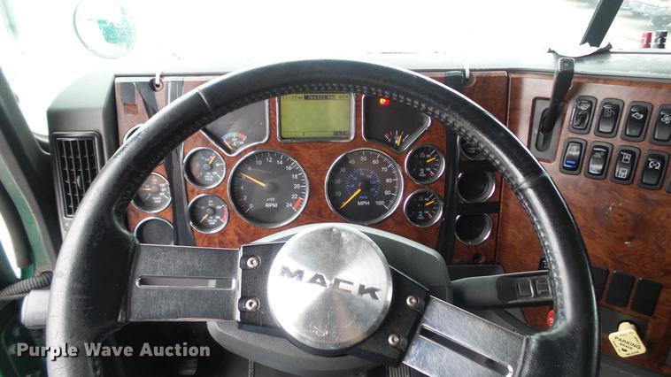 image for item DC5730 2007 Mack CXP613 semi truck