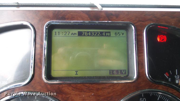 image for item DC5730 2007 Mack CXP613 semi truck