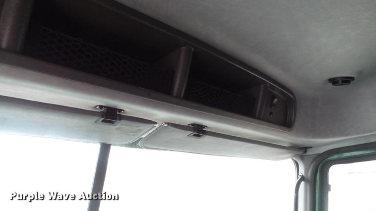 image for item DC5730 2007 Mack CXP613 semi truck