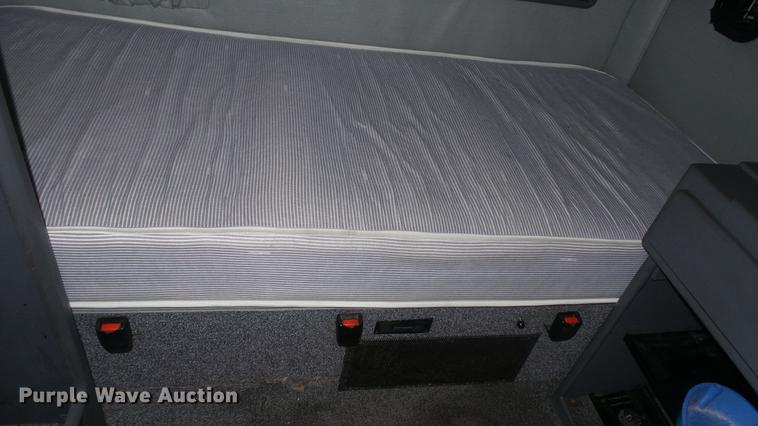 image for item DC5730 2007 Mack CXP613 semi truck