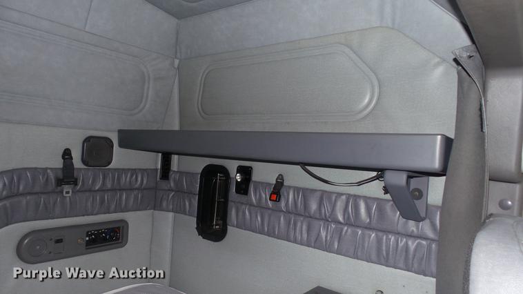 image for item DC5730 2007 Mack CXP613 semi truck