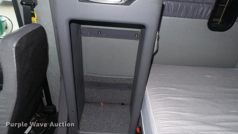 image for item DC5730 2007 Mack CXP613 semi truck