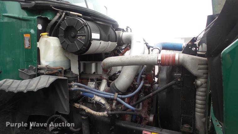 image for item DC5730 2007 Mack CXP613 semi truck