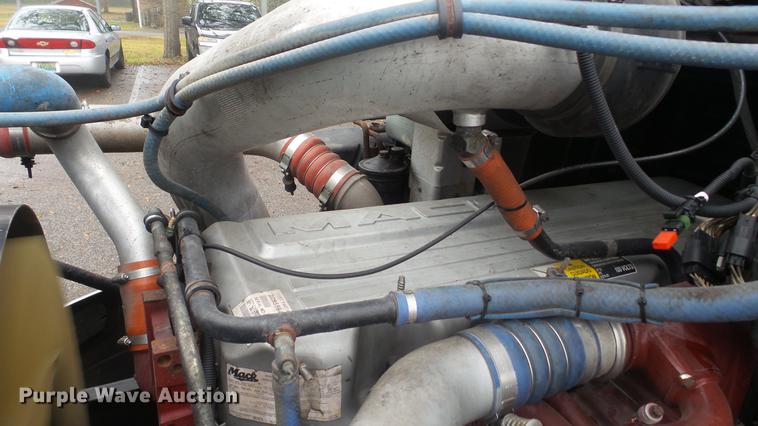 image for item DC5730 2007 Mack CXP613 semi truck